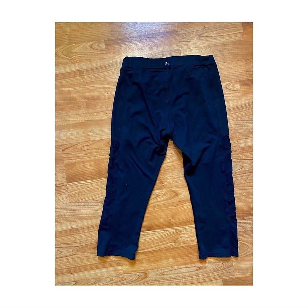 Kyodan Black Capri Leggings with Mesh Detail - Picture 6 of 7